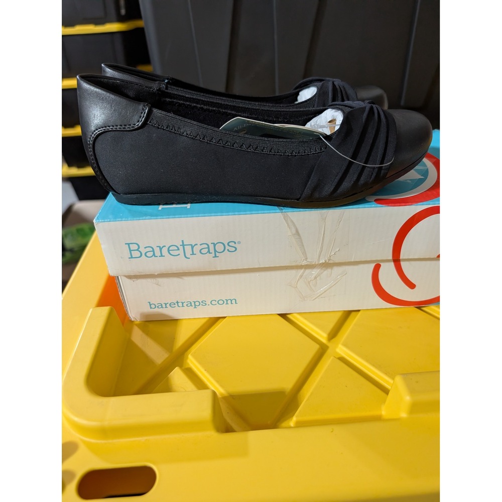 NEW Baretraps Marcie Black Pleated Knot Memory Foam Comfort Flats Womens 6M